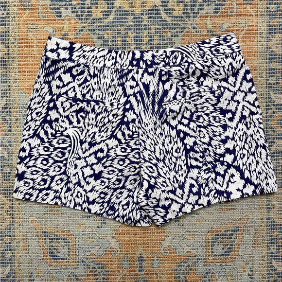 Lilly Pulitzer Kelly Stretch Short Bright Navy Pineapple Party Size 4 Beach - Picture 2 of 7